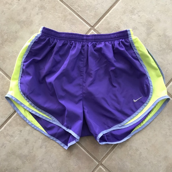 Nike shorts - Picture 1 of 3
